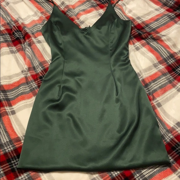 Silk green dress - Picture 2 of 6